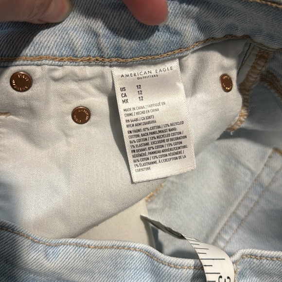 AEO Strigid Relaxed Jean Shorts Distressed Size 12 - Picture 9 of 12